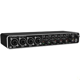 Behringer UMC404HD